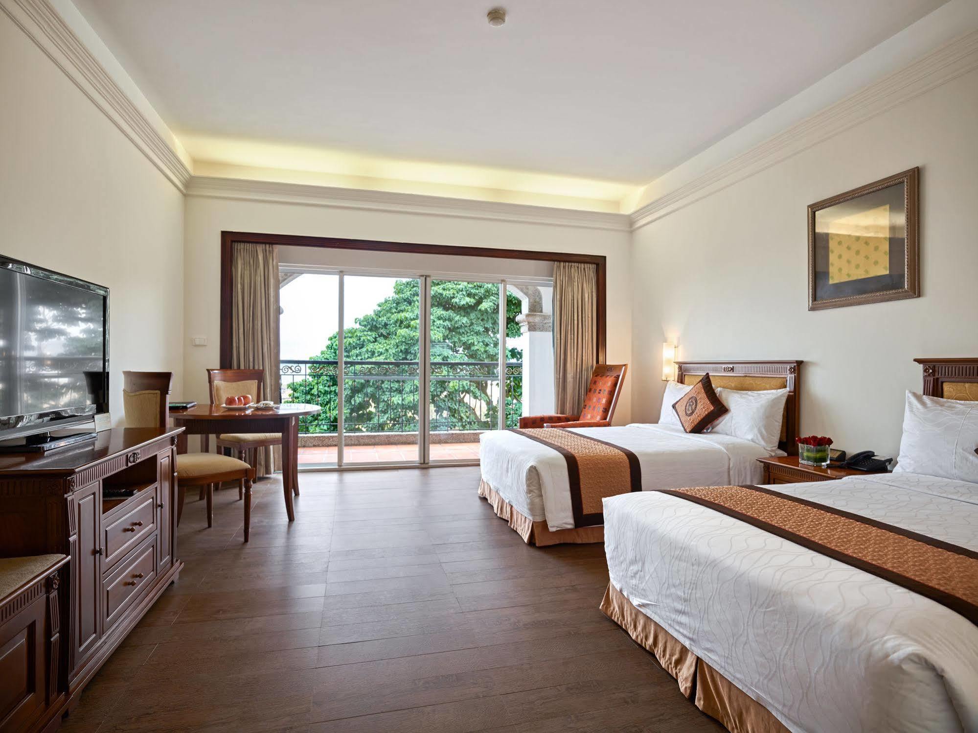 Royal Villas Halong Ha Long Exteriör bild
