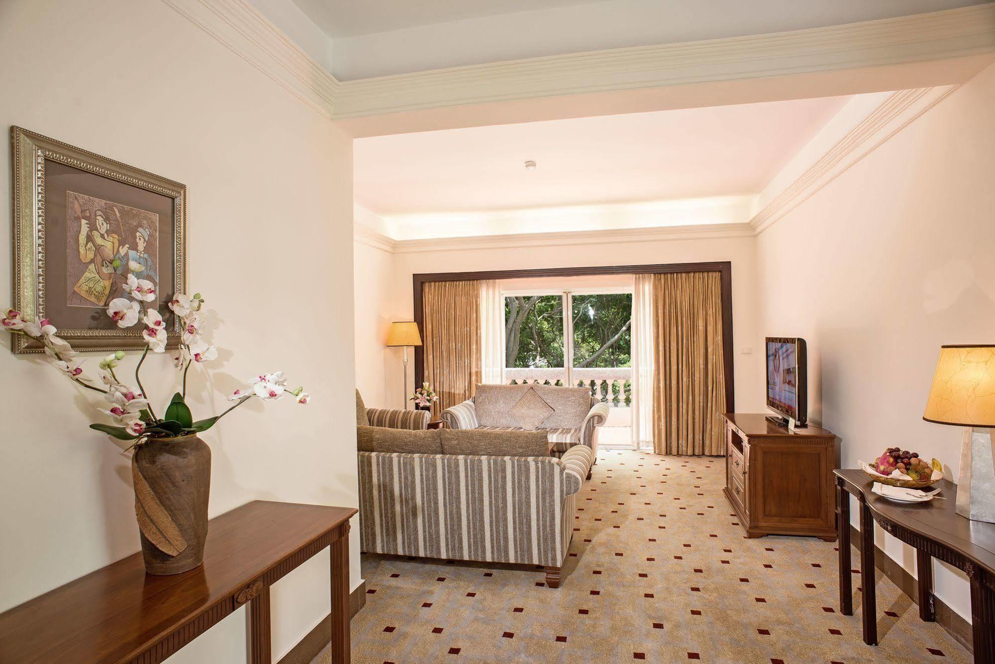 Royal Villas Halong Ha Long Exteriör bild