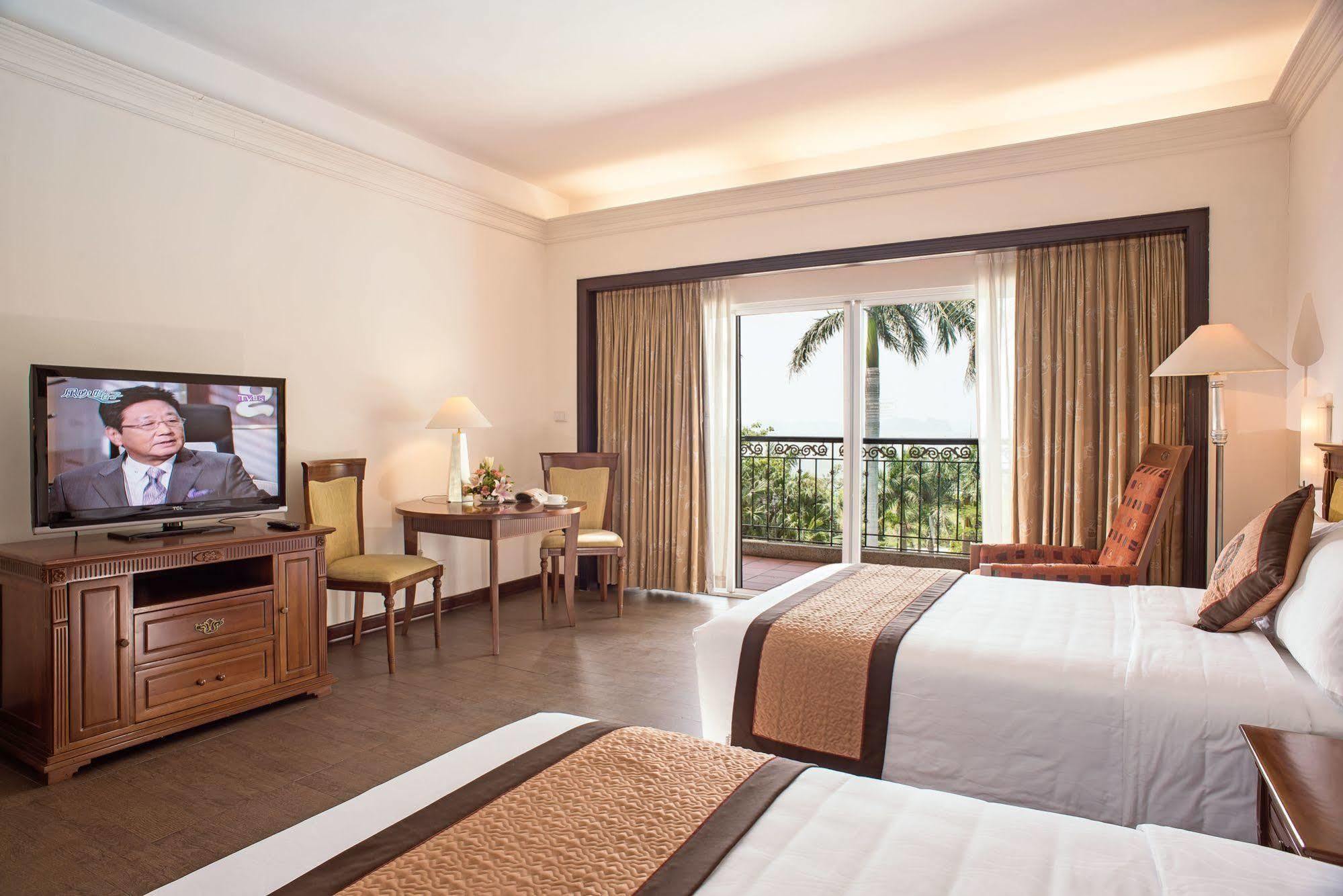Royal Villas Halong Ha Long Exteriör bild