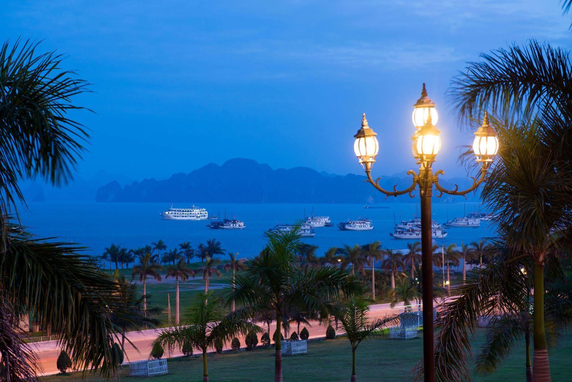 Royal Villas Halong Ha Long Exteriör bild