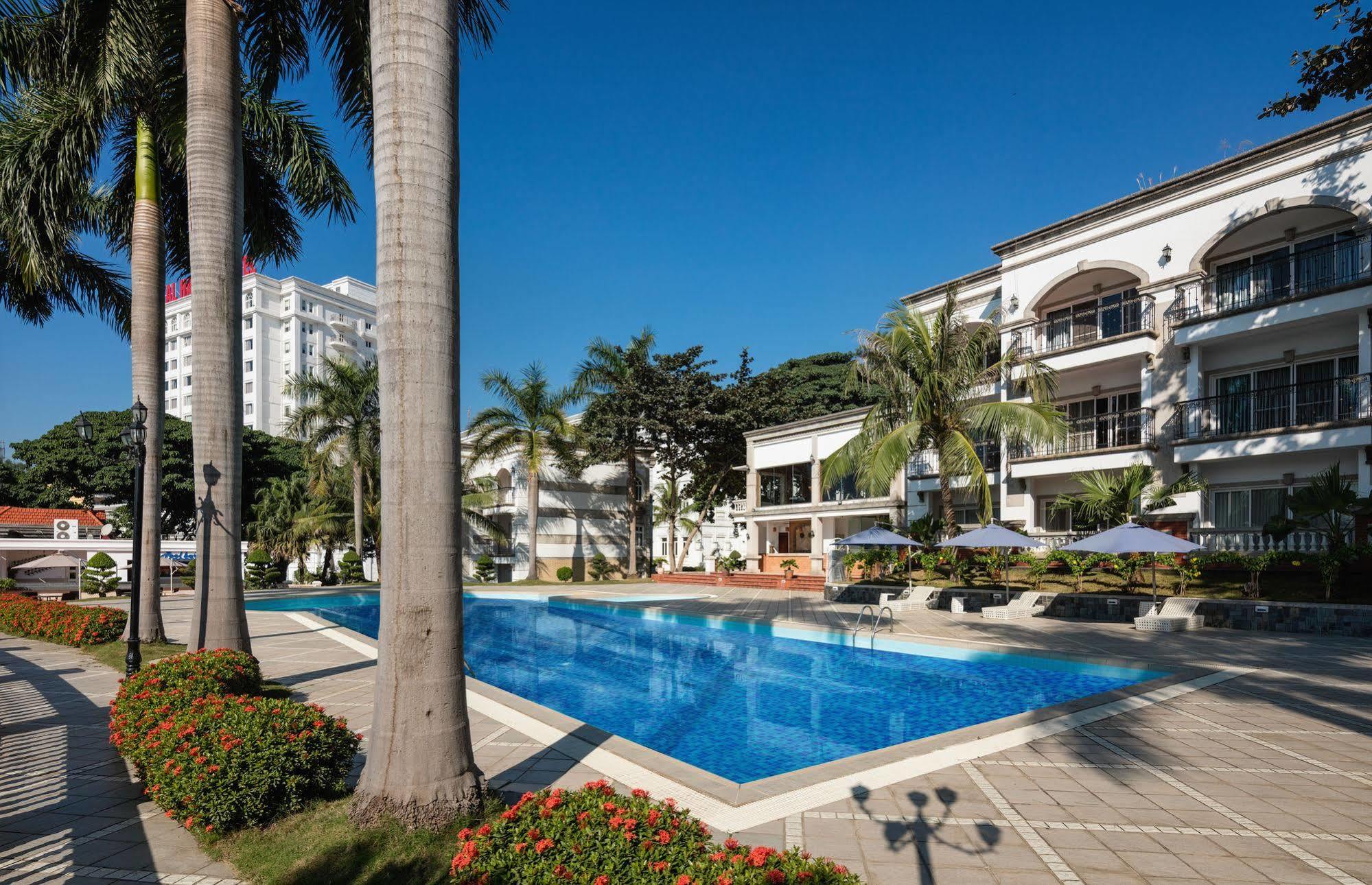 Royal Villas Halong Ha Long Exteriör bild